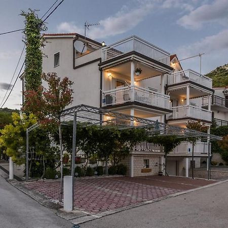 Apartments Luka - Trogir, Marina 150M From The Beach Exterior foto