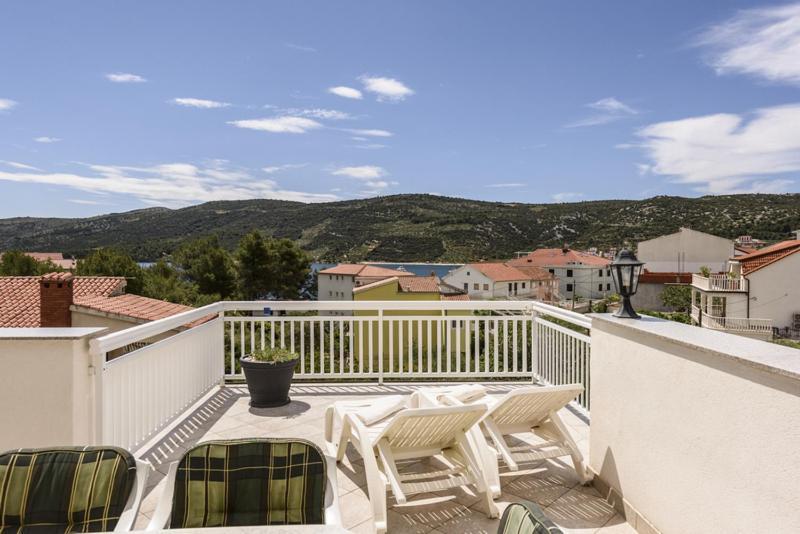 Apartments Luka - Trogir, Marina 150M From The Beach Exterior foto